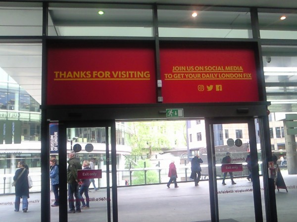 ﾊﾞｰﾋﾞｶﾝｾﾝﾀｰ Barbican Centre 行き方 館内の様子 ﾛﾝﾄﾞﾝ 穴場 ﾀﾀﾞｶﾞｲﾄﾞ写真編 London Photo Guide Blog Nemi