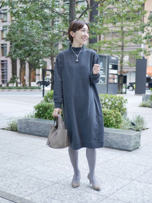 Zaraの楽ちんスウェットワンピ 小物のちょい足しで大人っぽく 品よくまとめるワードローブ Powered By ライブドアブログ