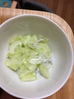 離乳食完了期に きゅうりとじゃこの和え物 家族とわたしの日々のコト