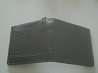 財布を購入 キプリス ハイブリッドレザーシリーズ 投資家生活への道