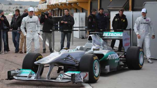 メルセデスGP W02 発表： 写真 : F1通信