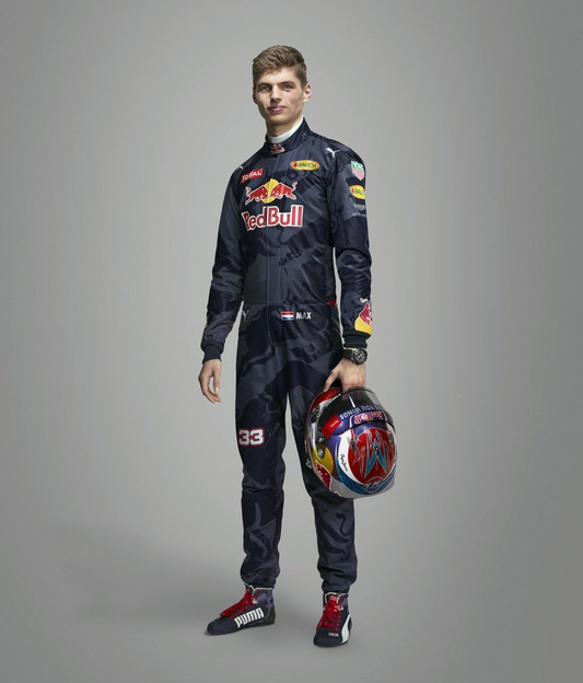 レッドブル、マックス・フェルスタッペンのF1レーシングスーツと レッドブル、マックス・フェルスタッペンのF1レーシングスーツと