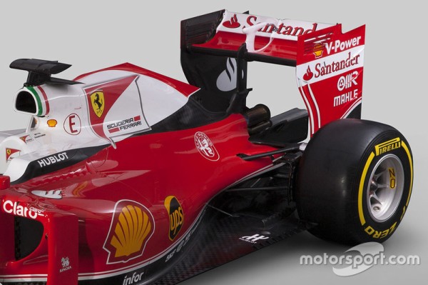 フェラーリSF16-Hの詳細写真12枚： F1レーシングスーツと