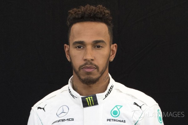 ルイス・ハミルトン レーシングスーツ写真：2018年F1 : F1通信