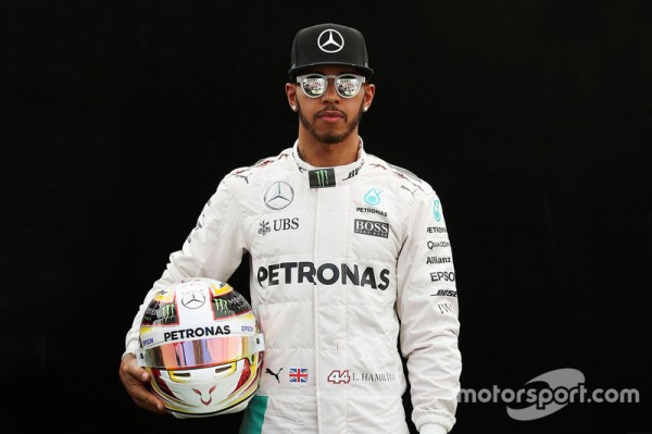 ルイス・ハミルトン（メルセデス）： F1レーシングスーツと