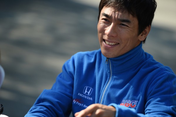 モントーヤ優勝 佐藤琢磨13位 決勝写真動画 インディ500 F1通信