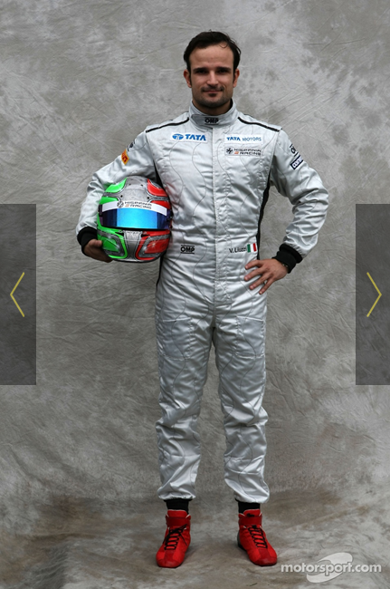 ヴィタントニオ・リウッツィ（HRT）： 2011年F1レーシングスーツ