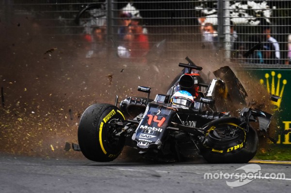 F1 14年ロズベルグ、アロンソ、ペレス F1 14年ロズベルグ、アロンソ、ペレス アロンソ、クラッシュ写真