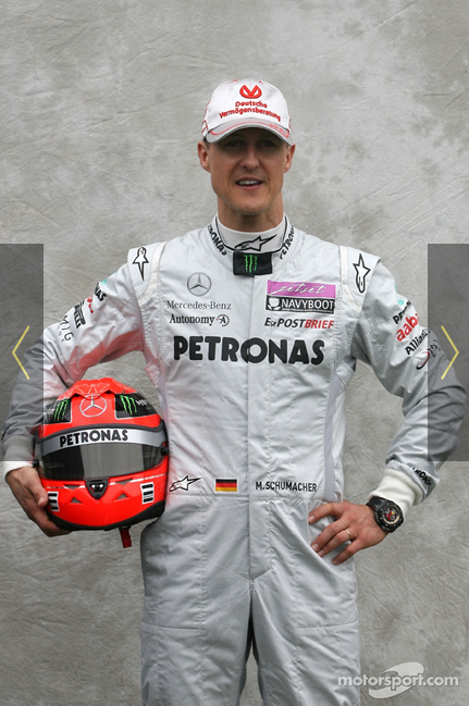 ミハエル・シューマッハ（メルセデスGP）： 2011年F1レーシングスーツ写真 : F1通信