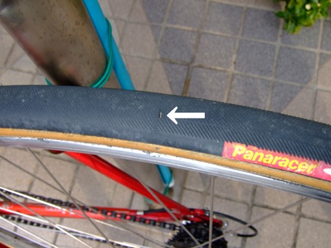 チューブラータイヤ ついにパンク 中年martyの自転車日記