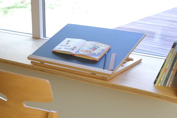 学習姿勢を守る傾斜サポート板スラントアップ : 丸徳家具店スタッフブログ