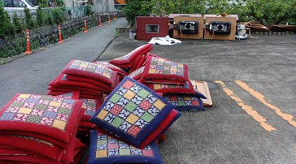 青天の霹靂 あおぞら本店移転 憐れな座布団たち 焼肉屋 群馬県渋川 耽溺 マサ青木の美食とクルマ 青天の霹靂 あおぞら本店移転 憐れな座布団たち 焼肉屋 群馬県渋川 耽溺 マサ青木の美食とクルマ