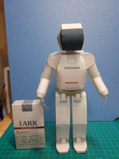 HONDA ASIMO 色違いバージョン : ペーパークラフト三昧＋模型