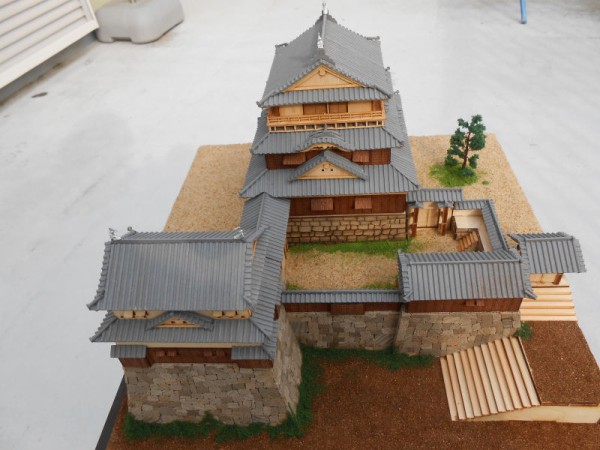 松山城(ウッディジョー) : ペーパークラフト三昧+模型 松山城(ウッディジョー) : ペーパークラフト三昧+模型