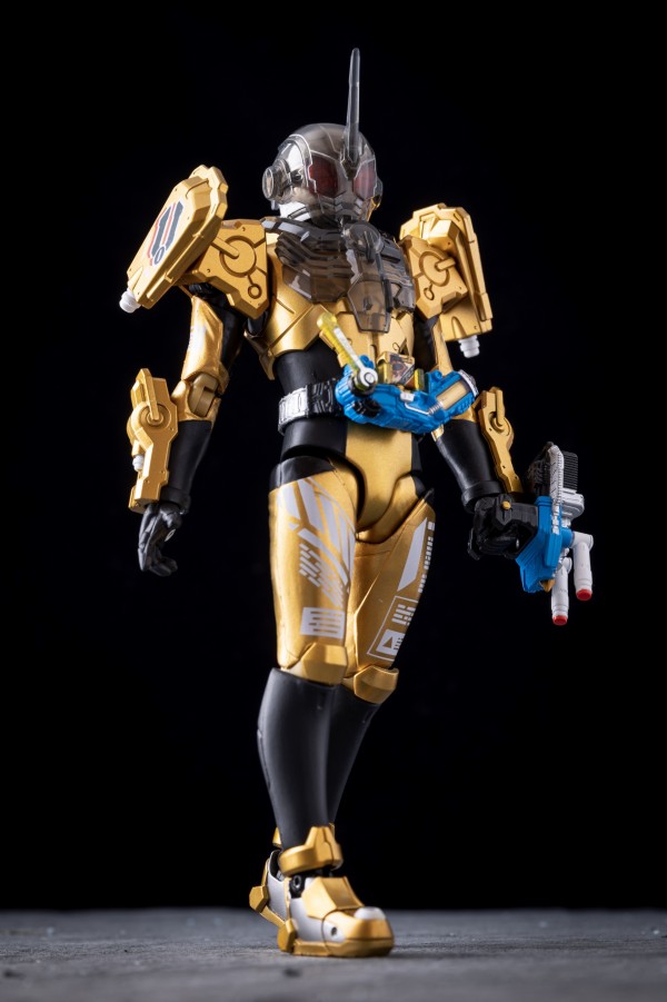 レビュー】S.H.figuarts 仮面ライダーグリス : 関節フィギュア庫
