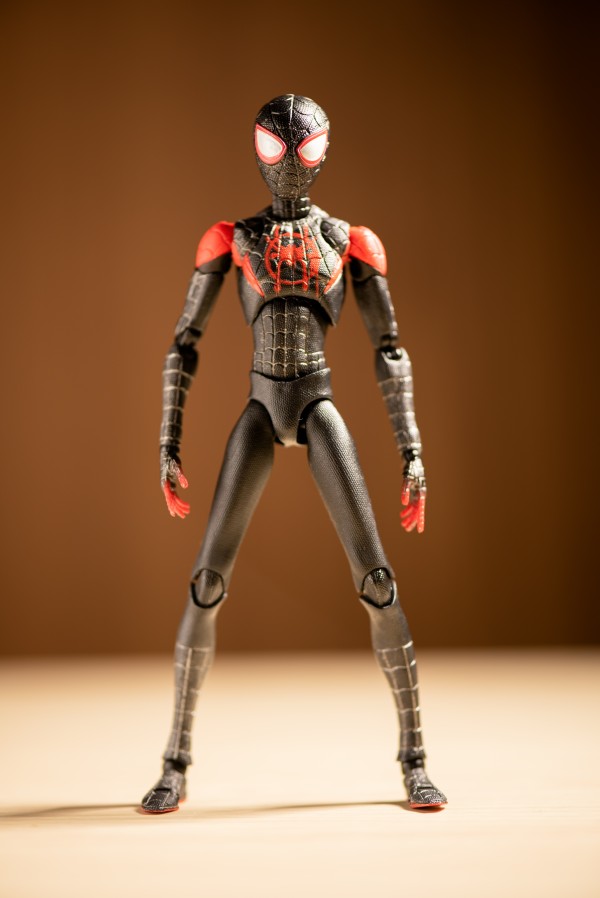 MAFEX　スパイダーマン　マイルス・モラレス アクションフィギュア MAFEX/ スパイダーマン スパイダーバース: マイルス・モラレス
