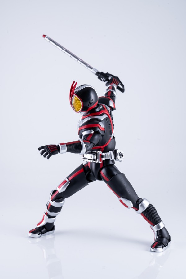 レビュー】S.H.figuarts オートバジン(ビークルモード) : 関節