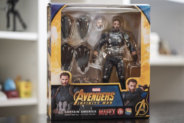 MAFEX キャプテン・アメリカ アベンジャーズ インフィニティ・ウォー 122 MAFEX 122 Captain America Figure (Avengers: Infinity War)