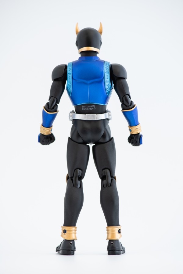 S.H.フィギュアーツ　真骨彫製法　仮面ライダークウガ　ドラゴンフォーム S.H.Figuarts（真骨彫製法） 仮面ライダークウガ ドラゴン