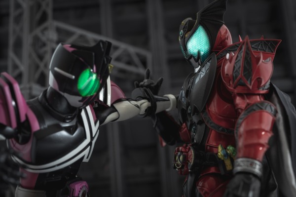 レビュー】S.H.figuarts 仮面ライダーダークキバ 真骨彫製法 レビュー】S.H.figuarts 仮面ライダーダークキバ 真骨彫製法