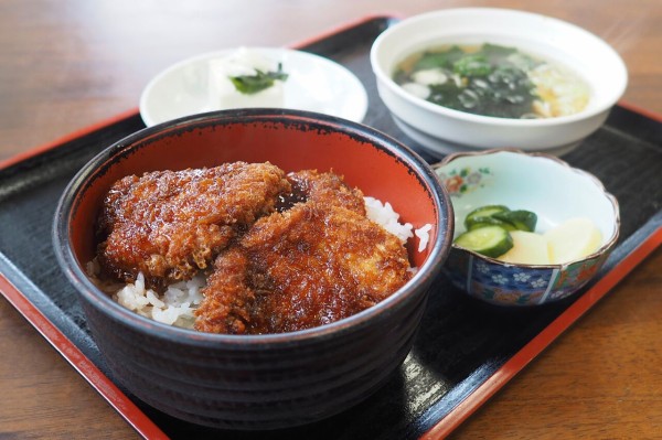 桐華園」で「ソースカツ丼」（群馬県） : ソースかつ丼への道