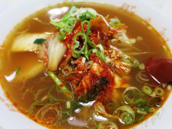 豚太郎 七子店 でみそキムチカツラーメン : のんびりと高知で