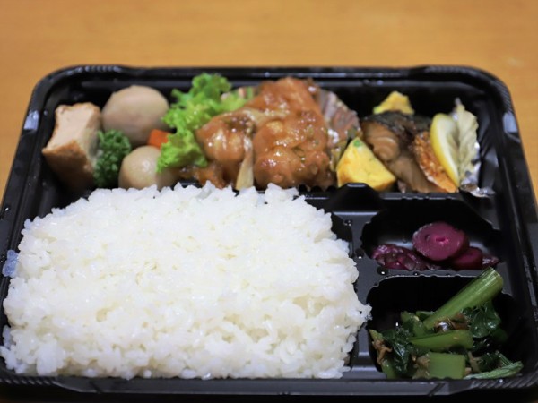 手作りの弁当 なごみ で日替わり オムライスを買って帰ったよ のんびりと高知で