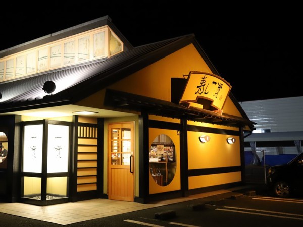 寿司一貫で少し高級な回るお寿司を楽しむ のんびりと高知で