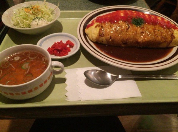 洋食亭寅安 オムライス 並 と唐揚げ定食 日和 ましまし日和 美味いもん巡り