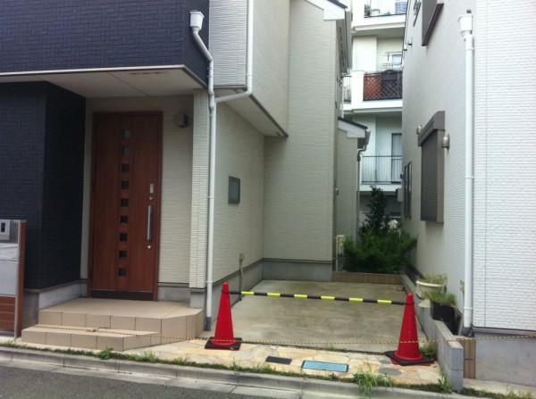 Theグローバル社のグループ会社 カーサ桜上水のマンション敷地に戸建住宅を建てた件で裁判沙汰に 市況かぶ全力2階建