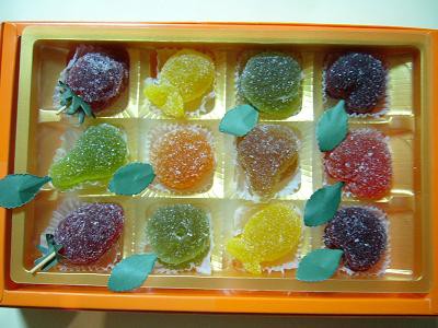レオニダスのフルーツゼリー 丸刈りにメガネ