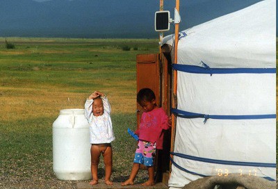 モンゴル ゲルの子供たち ミミーの股旅