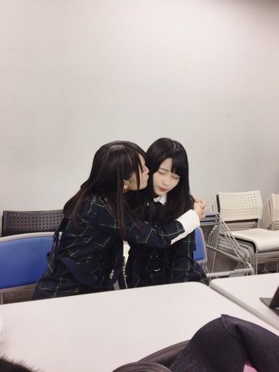 高瀬愛奈、親友 柿崎芽実の卒業について綴る。まなふぃ「やっぱり