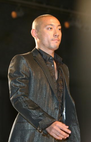 芸能 海老蔵 白髪が増える ブラックタイガーならぬホワイトタイガーに 芸能にゅーす爆速 芸能 海老蔵 白髪が増える ブラックタイガーならぬホワイトタイガーに 芸能にゅーす爆速