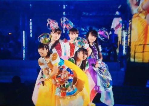 ももクロ 有安杏果が国立ライブで Words Of The Mind の手袋を飛ばした発射装置 ももクロまとめクイズ