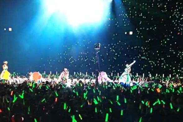 ももクロ 有安杏果が国立ライブで Words Of The Mind の手袋を飛ばした発射装置 ももクロまとめクイズ