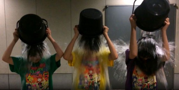 Ust動画あり ももクロ マーくんからの指名でアイス バケツ チャレンジの水を被る ももクロまとめクイズ