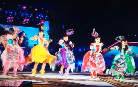 ももクロ 有安杏果が国立ライブで Words Of The Mind の手袋を飛ばした発射装置 ももクロまとめクイズ