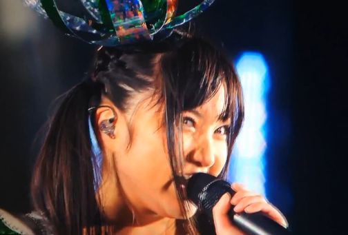 ももクロ 有安杏果が国立ライブで Words Of The Mind の手袋を飛ばした発射装置 ももクロまとめクイズ