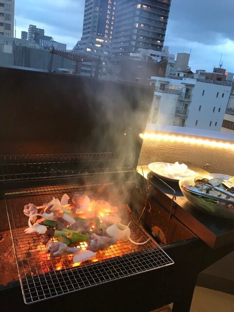 衝撃 これ大丈夫なの 外出自粛で流行 ベランダbbq マンションで たき火 法に触れないの まとめくいーん