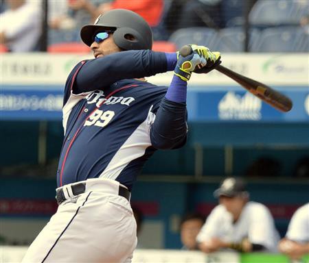 山田のホームラン ファンがキャッチしてしまい二塁打に 芸スポまとめ