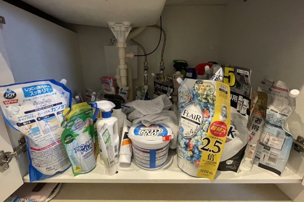 ビフォー アフター 洗面台下の観音扉の中を整理 使いやすくするポイント3つ 良品生活 Powered By ライブドアブログ