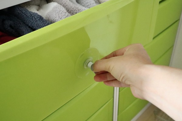 ダイソー 取っ手がシールでつけられるなんて 100円で超便利になりました 良品生活 Powered By ライブドアブログ