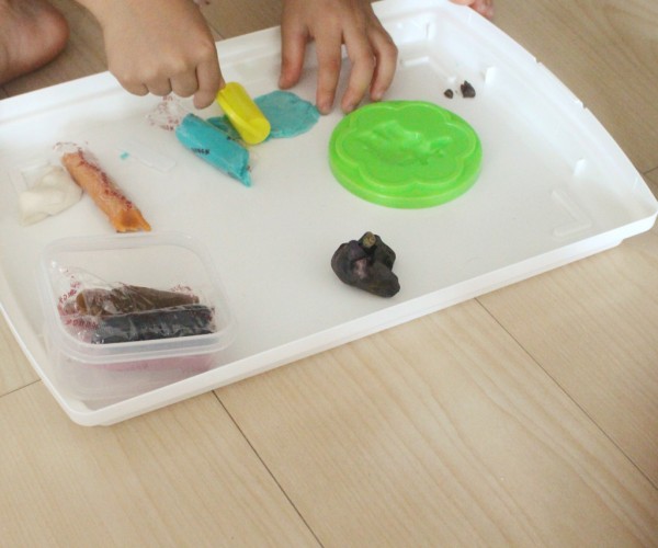 ダイソー 小麦粘土を100円アイテムだけで使いやすく整理する方法 良品生活 Powered By ライブドアブログ