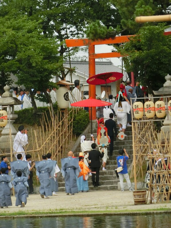 津島市 尾張津島天王祭（朝祭②） : 神社前2F特設祭事場