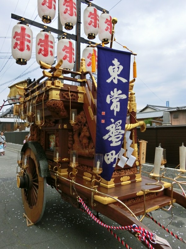 17 桑名市 第十一組東常盤町 石取祭車錺金具完成披露① : 神社前2F特設祭事場