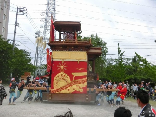 山車紹介【半田市 亀崎 西組 花王車①】 : 神社前2F特設祭事場