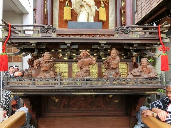 山車紹介【半田市 亀崎 西組 花王車②】 : 神社前2F特設祭事場