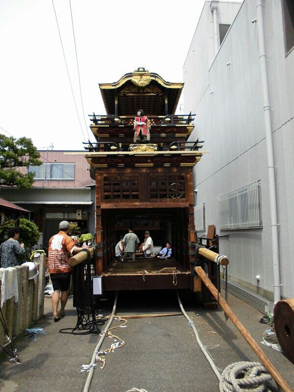 名古屋市東区 出来町天王祭（中之切 河水車、東之切 王羲之車棒締め） : 神社前2F特設祭事場