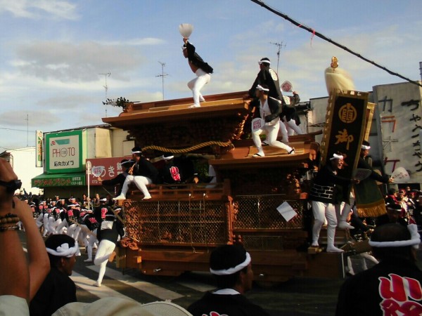 堺市 八田荘・久世だんじり祭り（神出交流会③） : 神社前2F特設祭事場